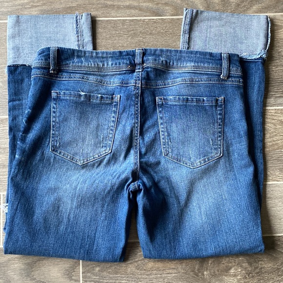 Rewash The Beatnik Destructed Cuffed Capri Jeans - Picture 3 of 4